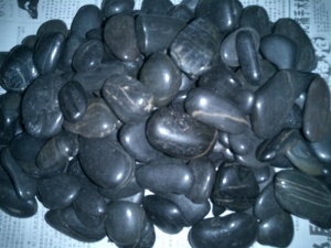 culoare neagră pietre pietruite șlefuite naturale